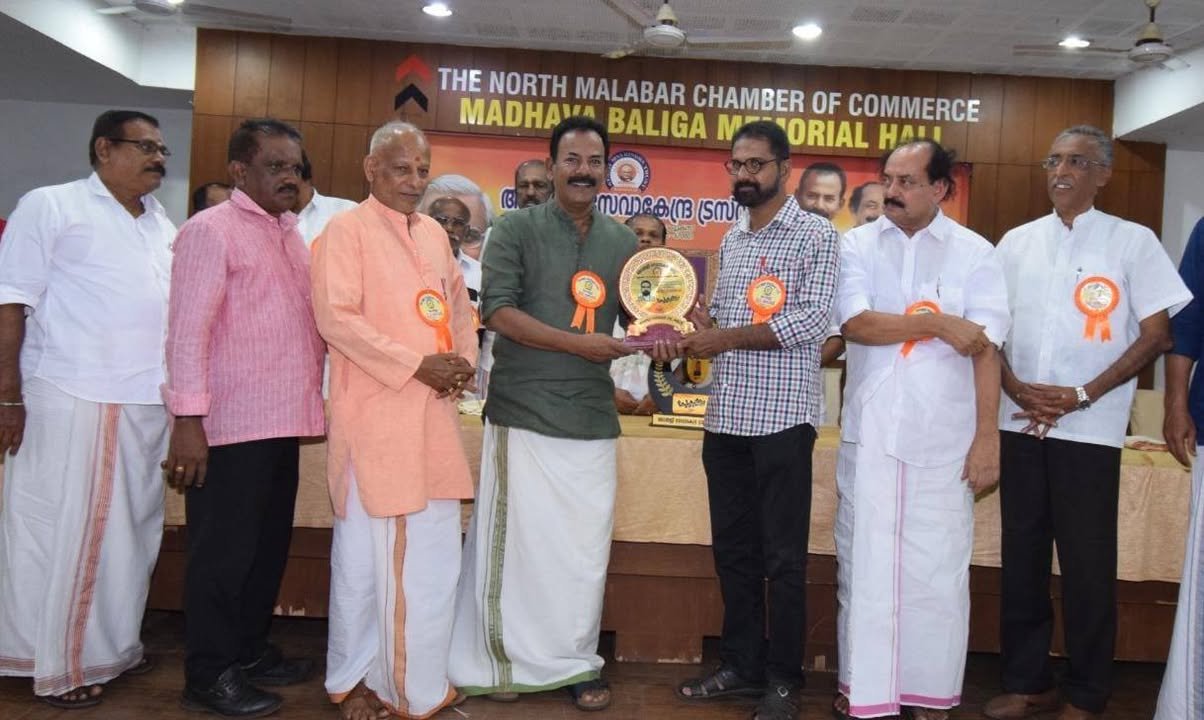 തെയ്യത്തോടൊപ്പം സഞ്ചരിച്ചതിന്