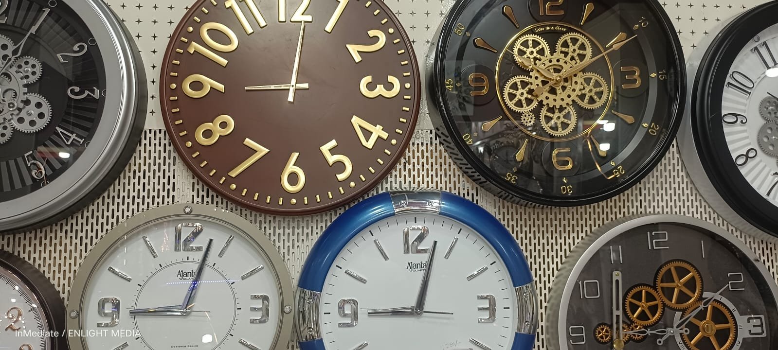 CLOCKS & SPECIALISED TIMEPIECES
